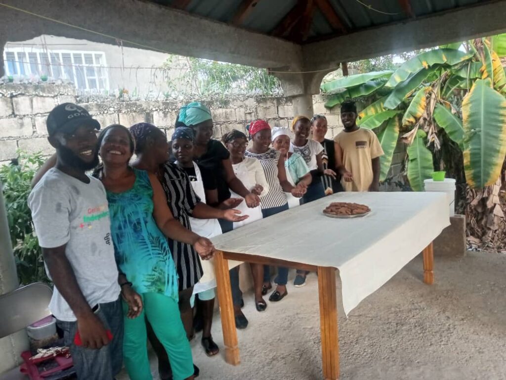 Élève de classe de cuisine & plat (accra)